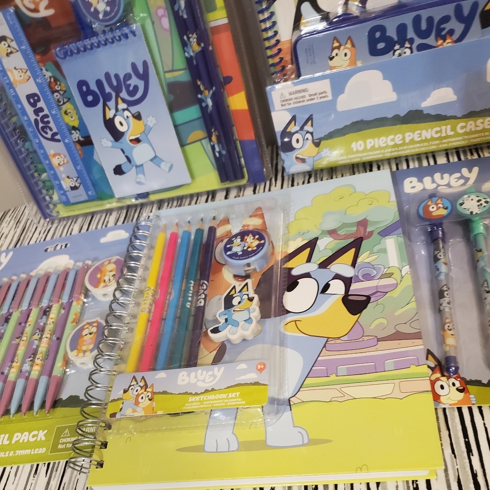 Bluey Stationery Set Over 45 Pieces - Picture 5 of 6